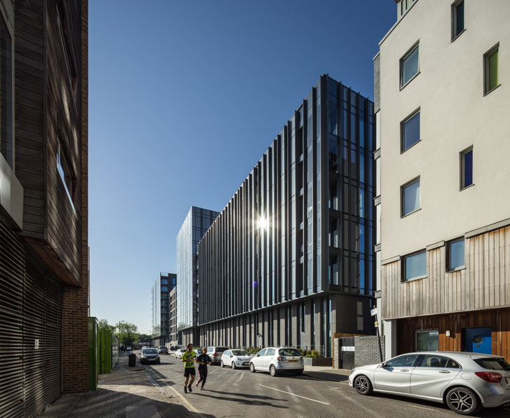 External baffled elevation to apartment block. 6 of 15.
