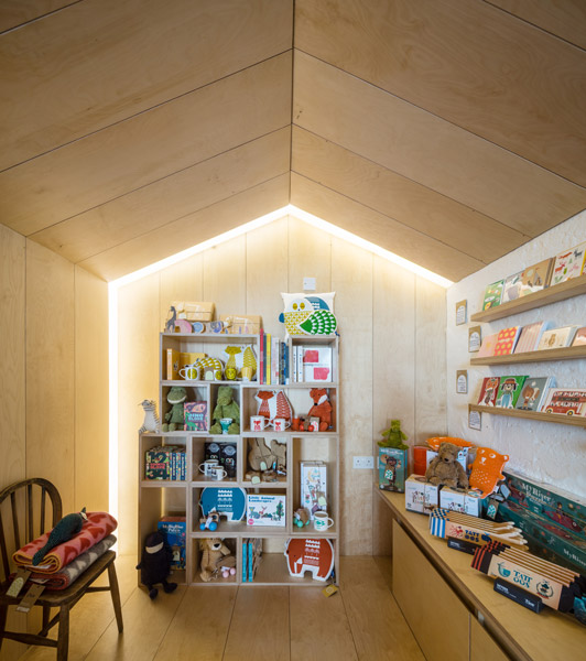 Retail area timber panels, 04 of 09