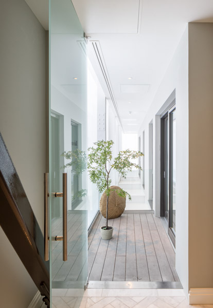 Interior corridor shot, 05 of 11