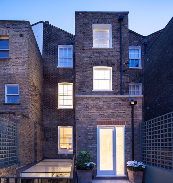Elevation of the extension at dusk, 08 of 20