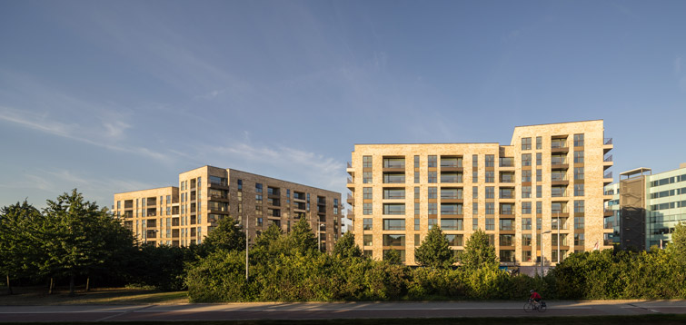 Elevational exterior photograph, 09 of 18