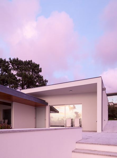 Minimalist exterior architecture, 09 of 11