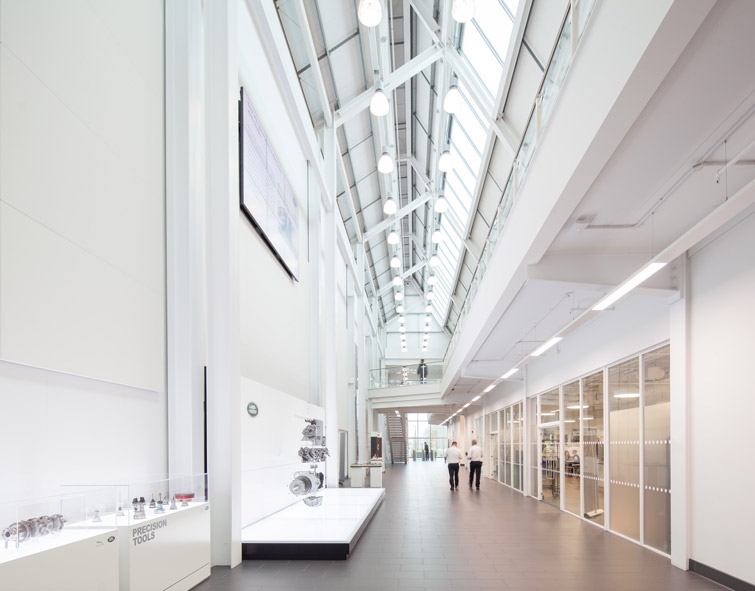 Internal corridor atrium, 08 of 09