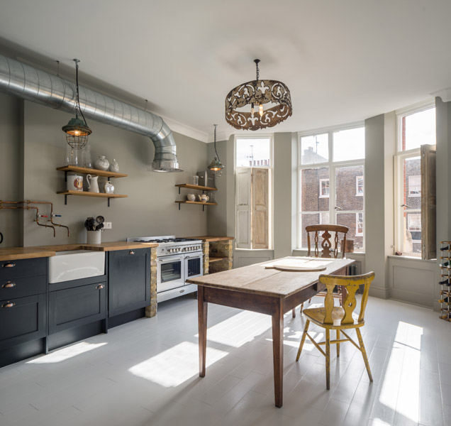 Interior photograph, 11 of 17