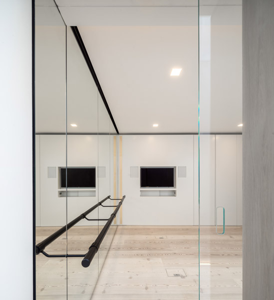 Dance studio interior photograph, 13 of 14