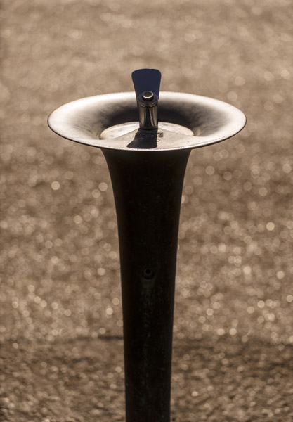 Photograph showing the sculptural architecture quality of the fountain intervention, 09 of 10